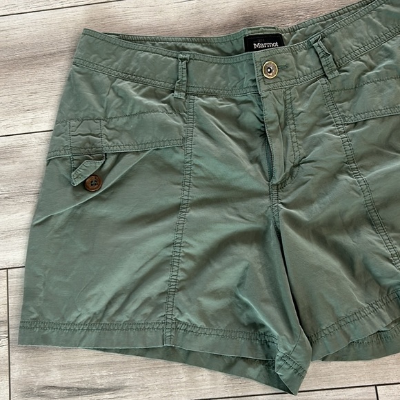 Marmot women's shorts in green size 12 - Picture 4 of 11